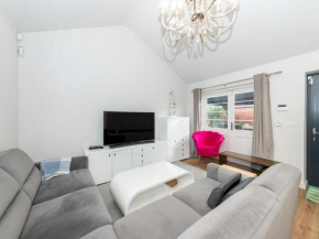 Pass the Keys Cozy Home with Underfloor Heating System